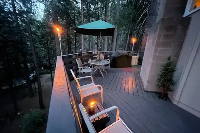 Image de Nature Lover's Paradise: Luxurious The Shire - Cubs Crossing Chalet in Sierras