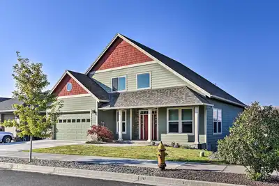 Image de Incredible Oregon Retreat w/ Private Hot Tub!