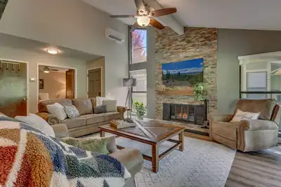 Image de Plumas Pines Escape - Golf Views + Coffee Bar + Games + Family Friendly
