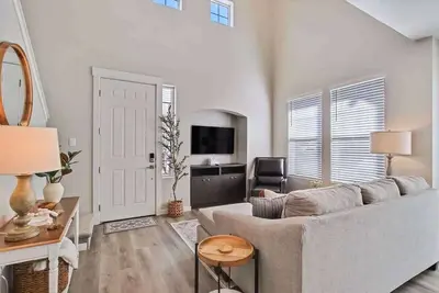 Image de | Hounslow way | Sophisticated 3 bedroom townhome