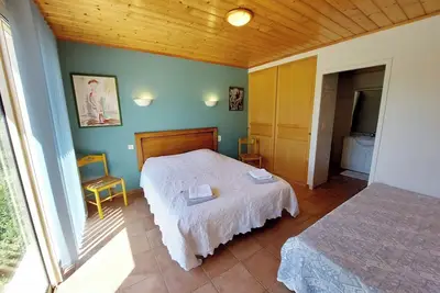 Image de Gîte la Rotonde entouré de nature au cœur du Périgord noir pour 2-7 p.