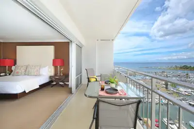 Image de Beautiful Waikiki Ocean/Sunset Views! Pool, Full Kitchen, Ac, Free Wi-Fi!