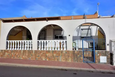 Image de Maison de vacances \"Casa Butcher\" avec vue sur les montagnes, terrasses et Wi-Fi.