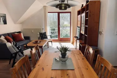Image de Ferienwohnung \"Jim Knopf\" mit Balkon zwischen Strand, Wald & Wiese im SĂĽdosten der Insel RĂĽgen!