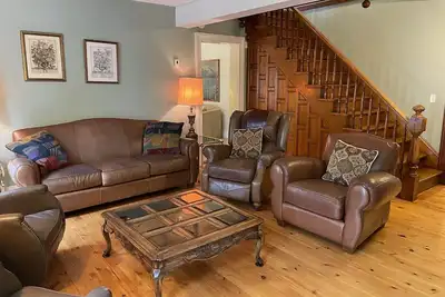Image de 1825 Farmhouse - One of Three Rentals in Fly Creek, 5 minutes from Cooperstown