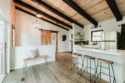 Image de Stylish Home w/Hot Tub in Laurel Valley!