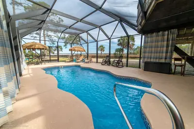 Image de Bay Beauty: Beautiful Bayfront Home, Private Pool – Sleeps 12