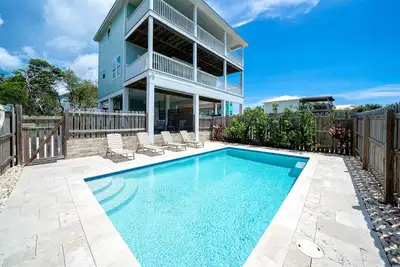 Image de Havin' A Blas: 3 Br Beachfront Home- Pet Friendly, Priv. Pool, 10 Guests