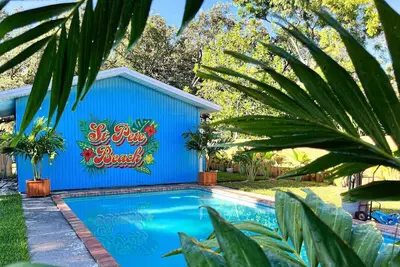 Image de Paradise Found: Your Private Pool Oasis in St Pete