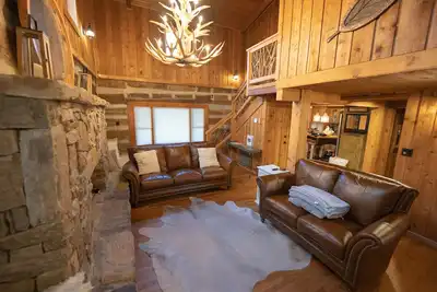 Image de Blue Ridge Cabin with Modern Farmhouse Decor on Private Stream