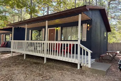 Image de Updated Cabin with Pool, Hot Tub, and Fire Pit!