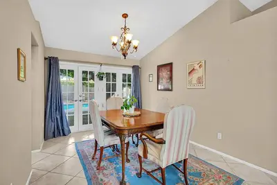 Image de Cozy Cul-de-Sac Pool Home Centrally Located Palm Springs Century Park Area