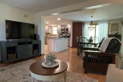 Image de Alana Bertch Cottage, Recently renovated 4 bedroom, 3 bath near All Star Village