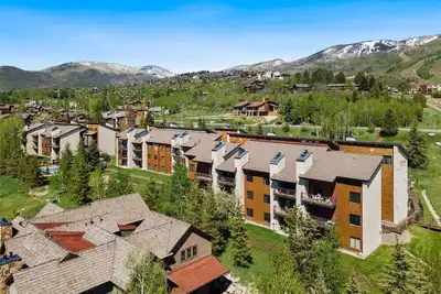 Image de Welcoming Condo at The Rockies!