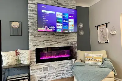 Image de Spacious, lovely 2bed 1bath with free parking