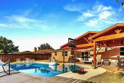 Image de Villa D’Oro, Pool, Jacuzzi, Retro-Arcade & Fire Pit