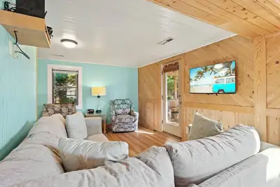 Image de Beach, Sunrise, Views, community pool!