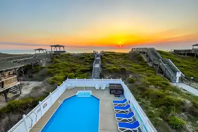 Image de Just Fab * Oceanfront * Elevator * Saltwater Pool * Hot Tub * Game Room * Views
