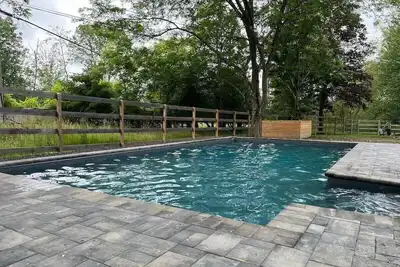 Image de Chic Barn House with Pool