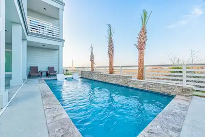 Image de BeachHouse Bliss | Water Views, Private Pool, Near Beach