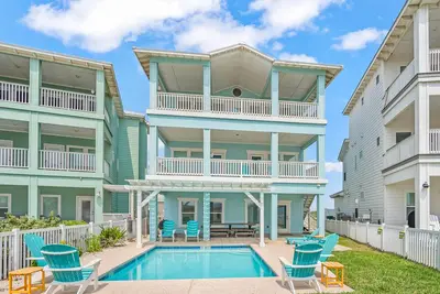 Image de Beach-A-Holic | Views, Private Pool, Walk To Beach