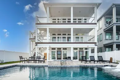 Image de The Sanctuary | Beachfront, Custom-Built Home