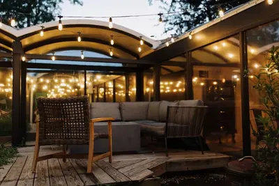 Image de 2 mi from Lsu! Midcentury Modern Luxury W/ Game Room - Sleeps 10