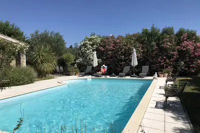 Image de 4ch, 4sdb, Grande Piscine, Idéale Pour Familles