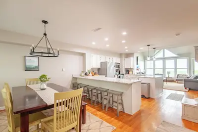 Image de Spacious + Serene Mtn Top Escape, 4 En Suites