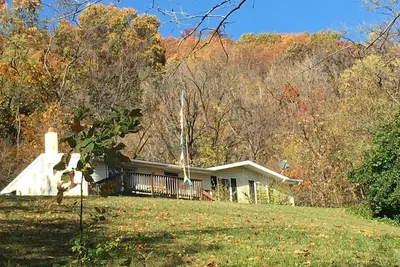Image de Isolated cottage with good view close to many winery and Brewers.