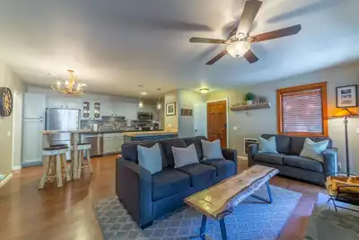 Image de Hidden Valley Condo, Walk to the village! Wifi!