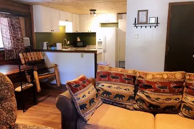 Image de 3 Bedroom Snowshoe Log Cabin
