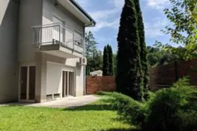 Image de Funktastic Townhomes w/ 2ba, Green Patio & 70'' Tv