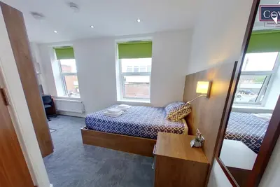 Image de Victoria House - Standard Studio by CovStays