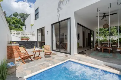 Image de Casa Yanen For 6 Private Jacuzzi & Parking walk distance Restaurants