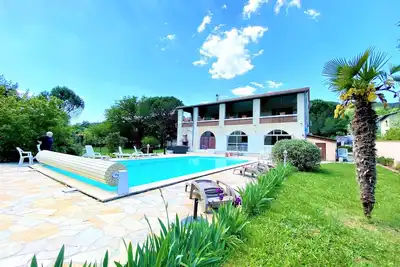 Image de Chambre Nina 2/4p, piscine, jacuzzi, grand parc clos, trampoline