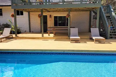 Image de Modern City Oasis with Dream Kitchen and Saltwater Pool