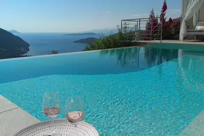 Sunny Villa Ilios over Mikros Gialos near Sivota