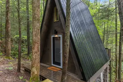 WiFi & Adventure - The Overlook - Camping Cabin Retreat in Red River Gorge, Ky!