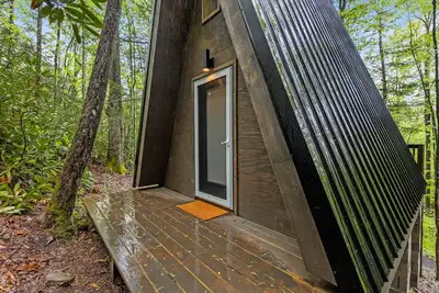 Image de WiFi & Adventure - Creekside - Camping Cabin Retreat in Red River Gorge, Kentucky!