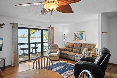 Image de Lone Oak Point 28 - A Vintage Lake Vacation!