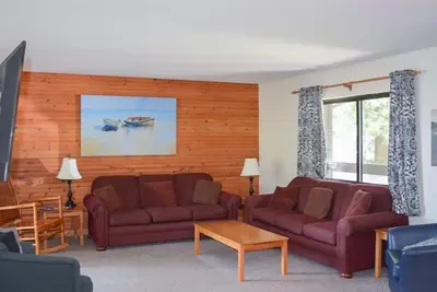 Image de Lone Oak Point 37 - A Vintage Lake Vacation!