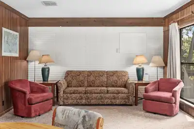 Image de Lone Oak Point 41 - A Vintage Lake Vacation!