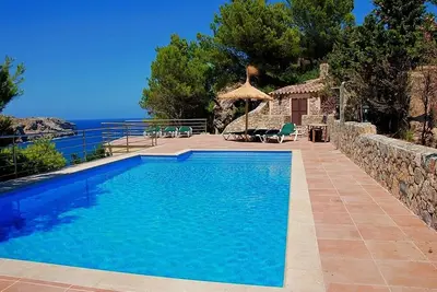 Image de Fabulous Seafront Villa, Private Pool, A/C, Stunning Mountain & Sea Views, 400m from Cala Carbo Bay
