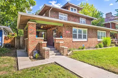 Image de Cozy + Modern Indy House ~ 5 Mi to Downtown!