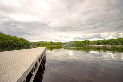 Image de Stay Near Indoor Waterparks, Skiing, Tubing, Vineyards, Outlet + AntiqueShopping