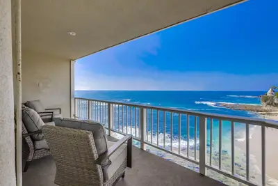 Image de Oceanfront Living:  Enjoy endless ocean, island, and sunset views