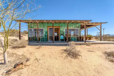 Image de The Original Homesteader Cabin