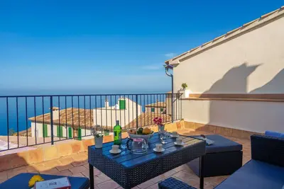 Image de Magnifique maison de vacances privée avec climatisation, Wifi, Tv, terrasse et parking