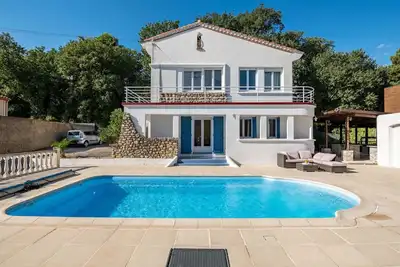 Image de Belle maison de vacances privée avec Wifi, piscine privée, climatisation, Tv, terrasse et parking